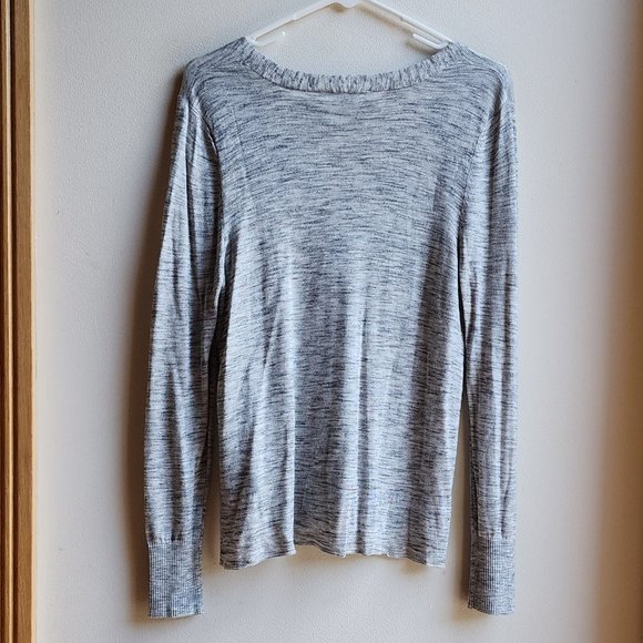 H&M Light Gray V-Neck Jersey Size Medium - Picture 15 of 15